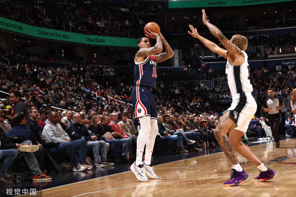 在全面竞争 在全面竞争